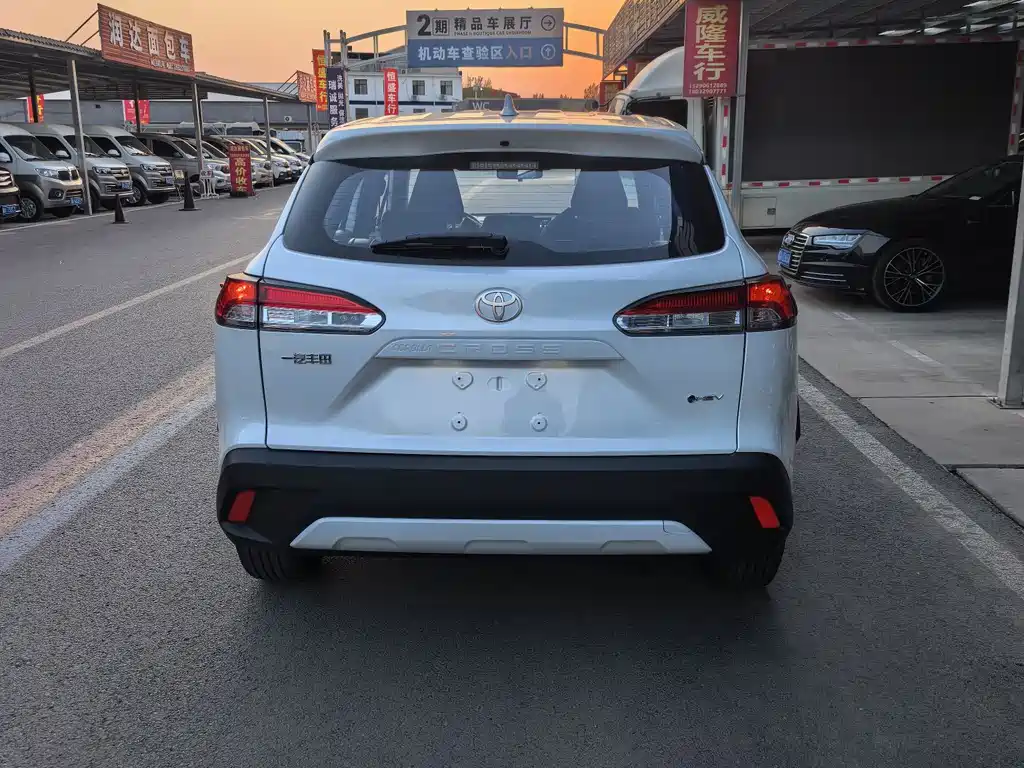 Toyota Corolla Cross — фото 13
