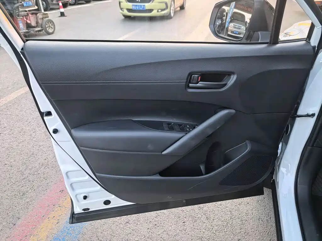 Toyota Corolla Cross — фото 3