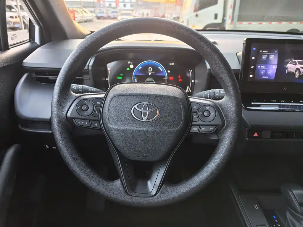 Toyota Corolla Cross — фото 6