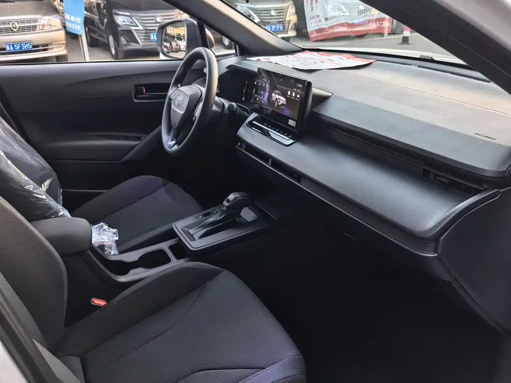 Toyota Corolla Cross — фото 9