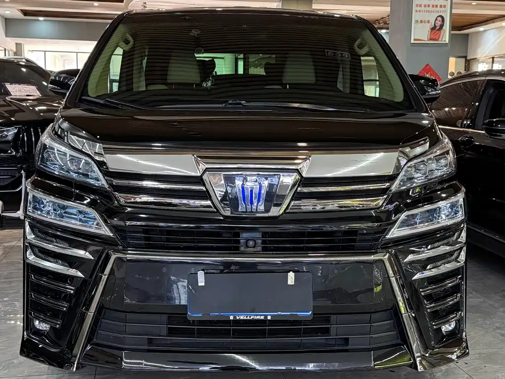 Toyota Vellfire — фото 2