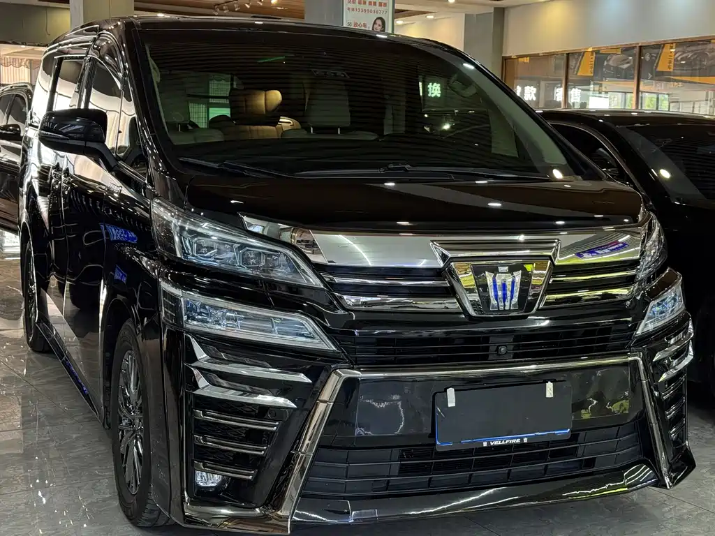 Toyota Vellfire — фото 3