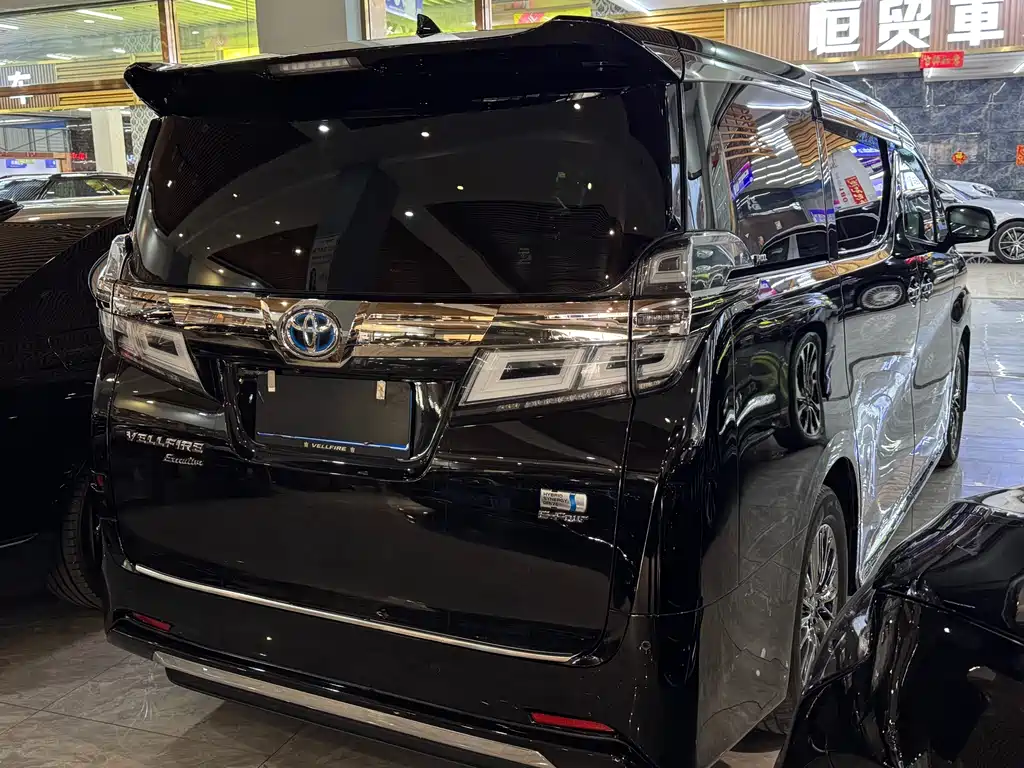 Toyota Vellfire — фото 6