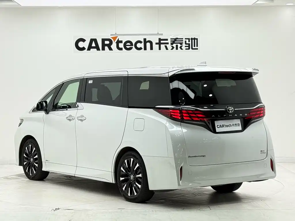 Toyota Alphard — фото 3