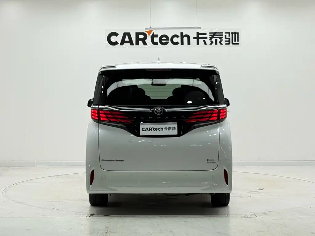 Toyota Alphard — фото 4