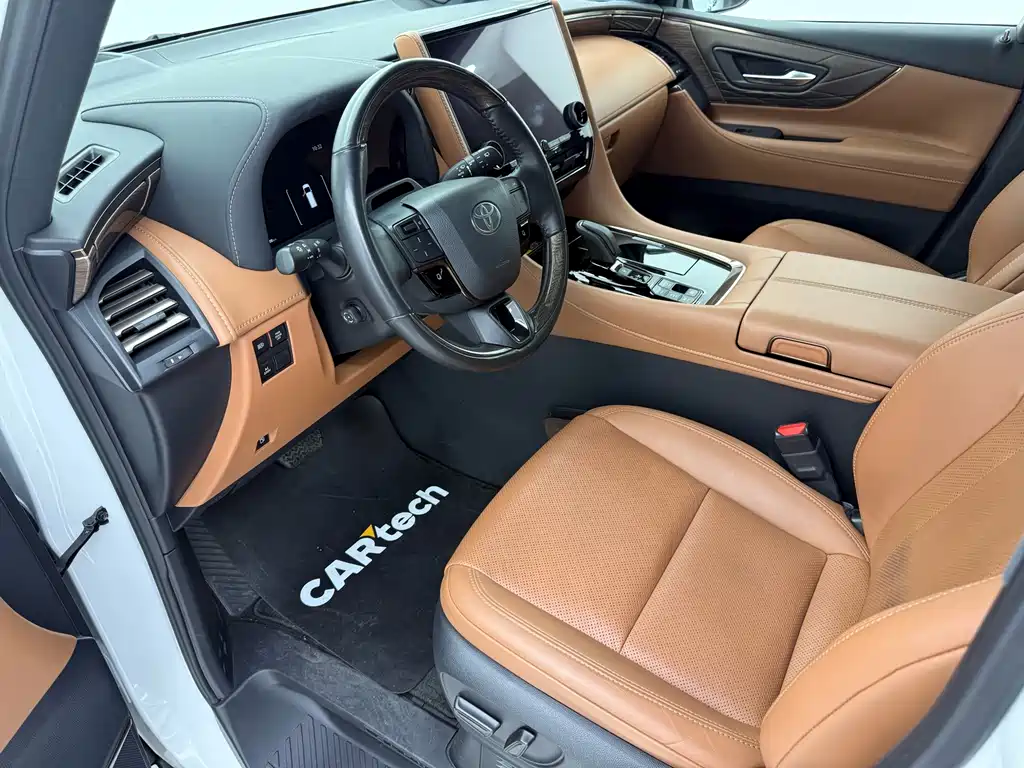 Toyota Alphard — фото 8
