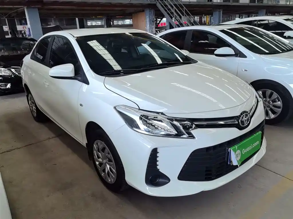 Toyota Vios — фото 4