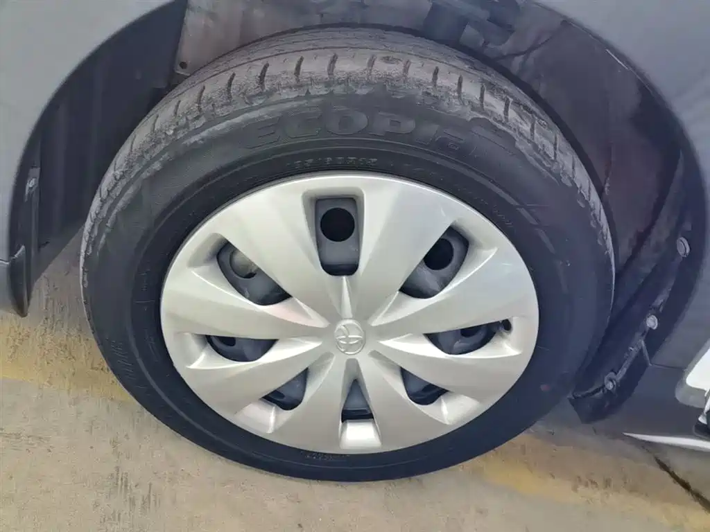 Toyota Yaris L — фото 23