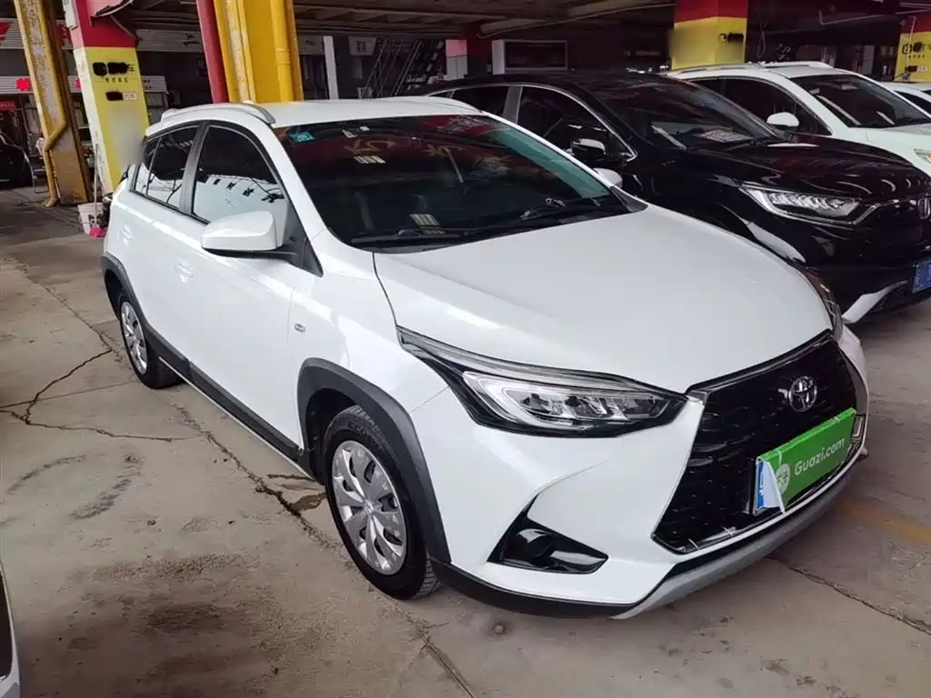 Toyota Yaris L — фото 4