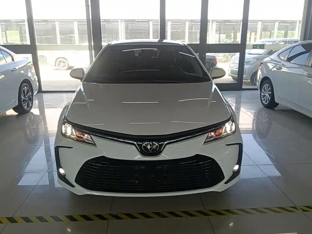 Toyota Corolla — фото 3