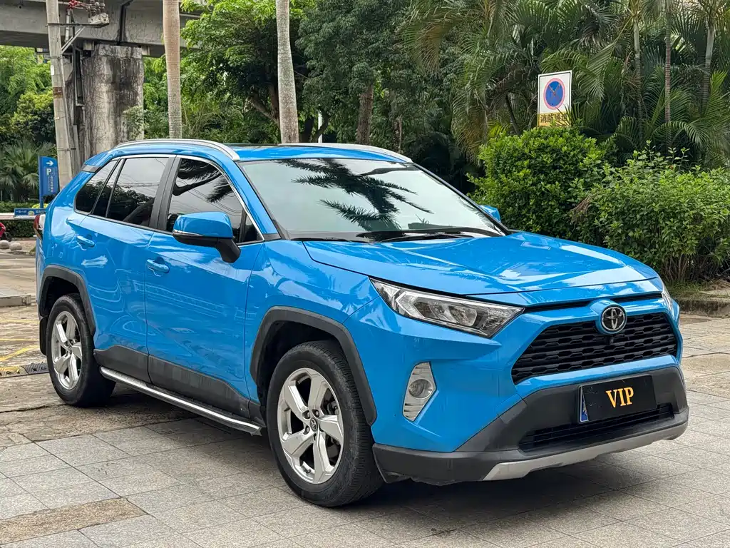Toyota RAV4 — фото 3