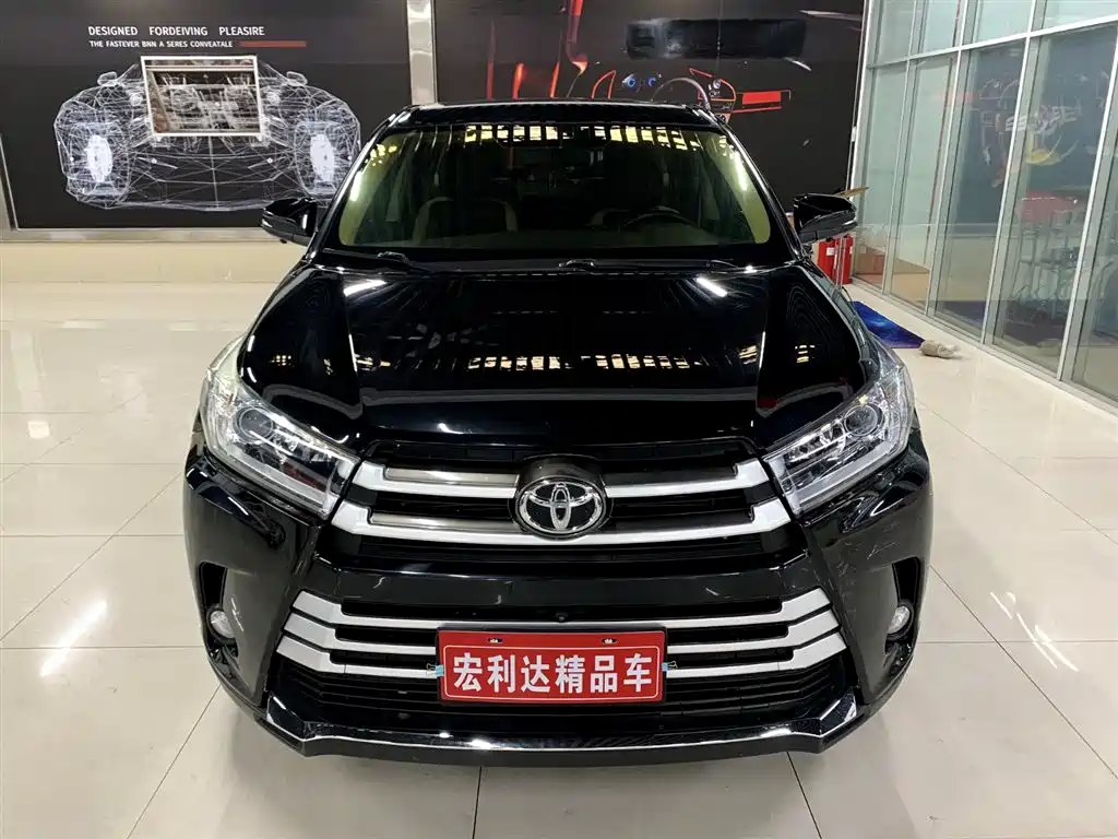 Toyota Highlander — фото 2