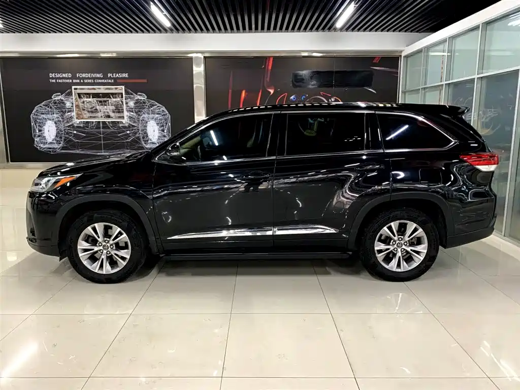 Toyota Highlander — фото 3