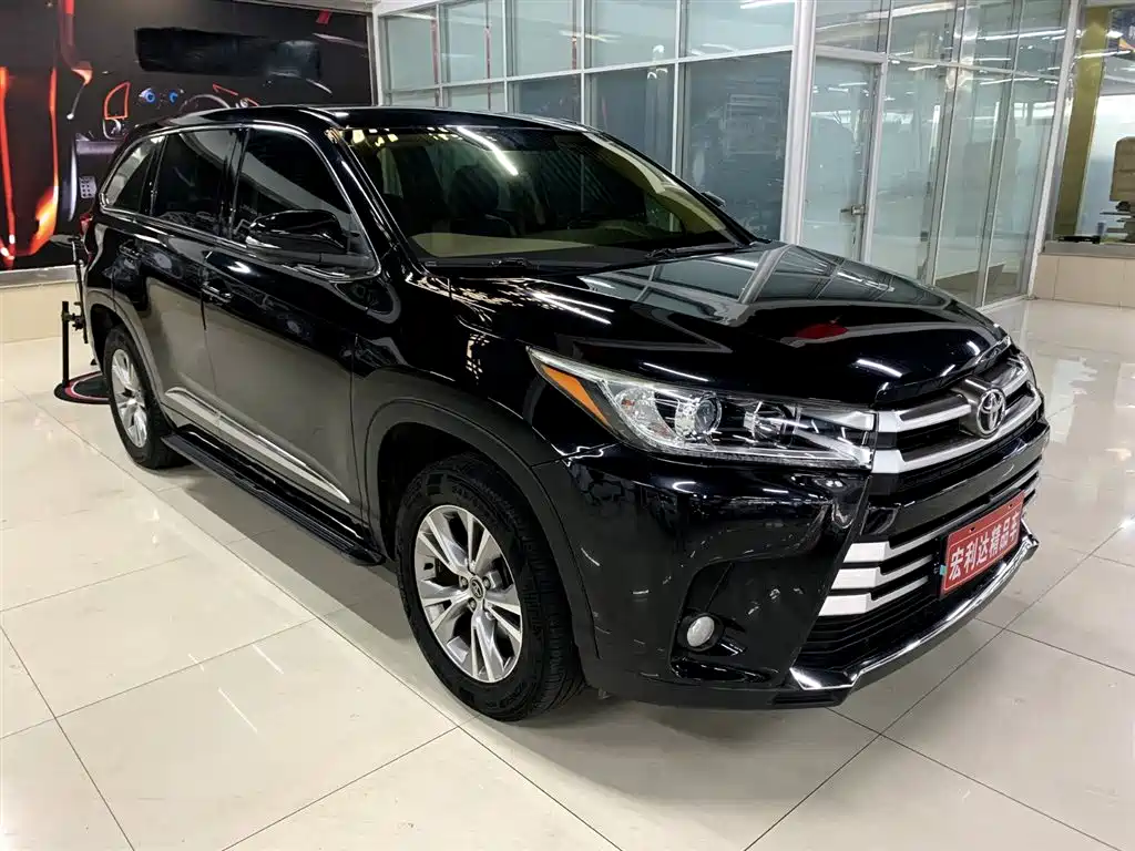 Toyota Highlander — фото 9