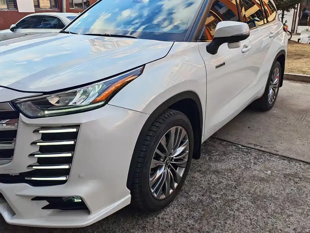 Toyota Highlander — фото 3