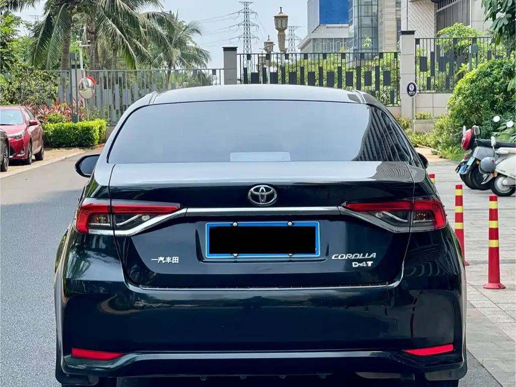 Toyota Corolla — фото 8