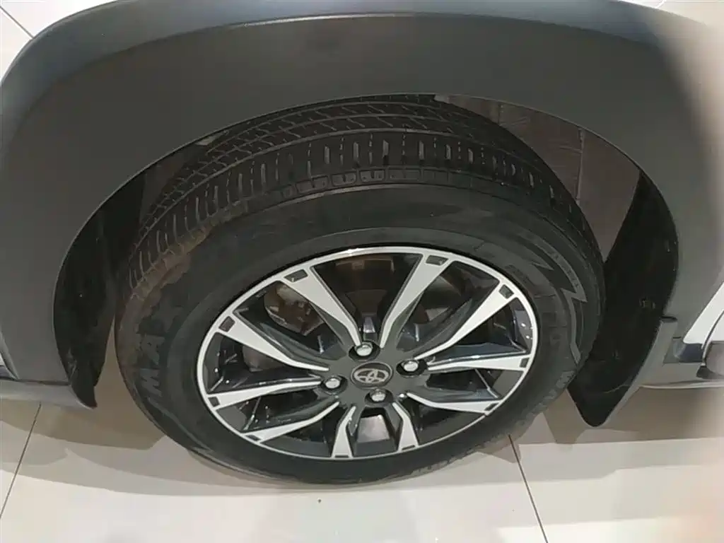Toyota Yaris L — фото 23