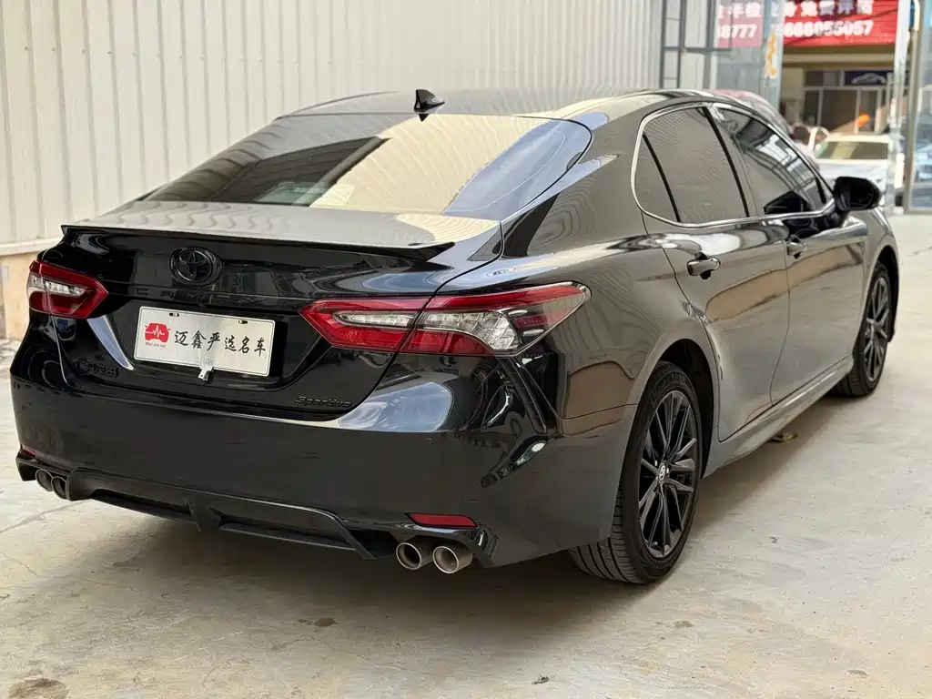 Toyota Camry — фото 6