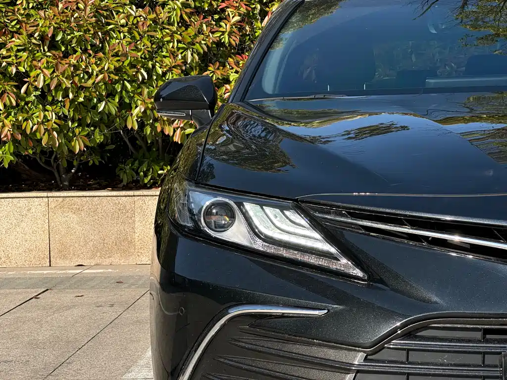 Toyota Camry — фото 5