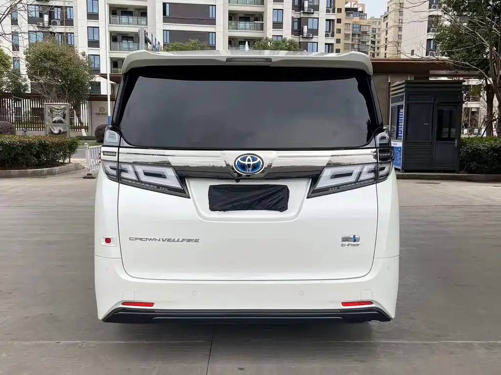 Toyota Vellfire — фото 4