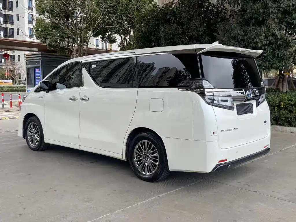 Toyota Vellfire — фото 6