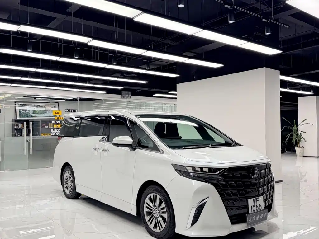 Toyota Alphard — фото 3