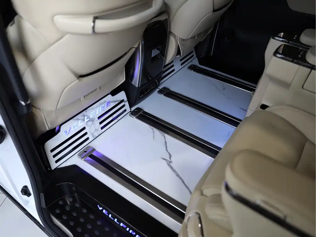 Toyota Vellfire — фото 14