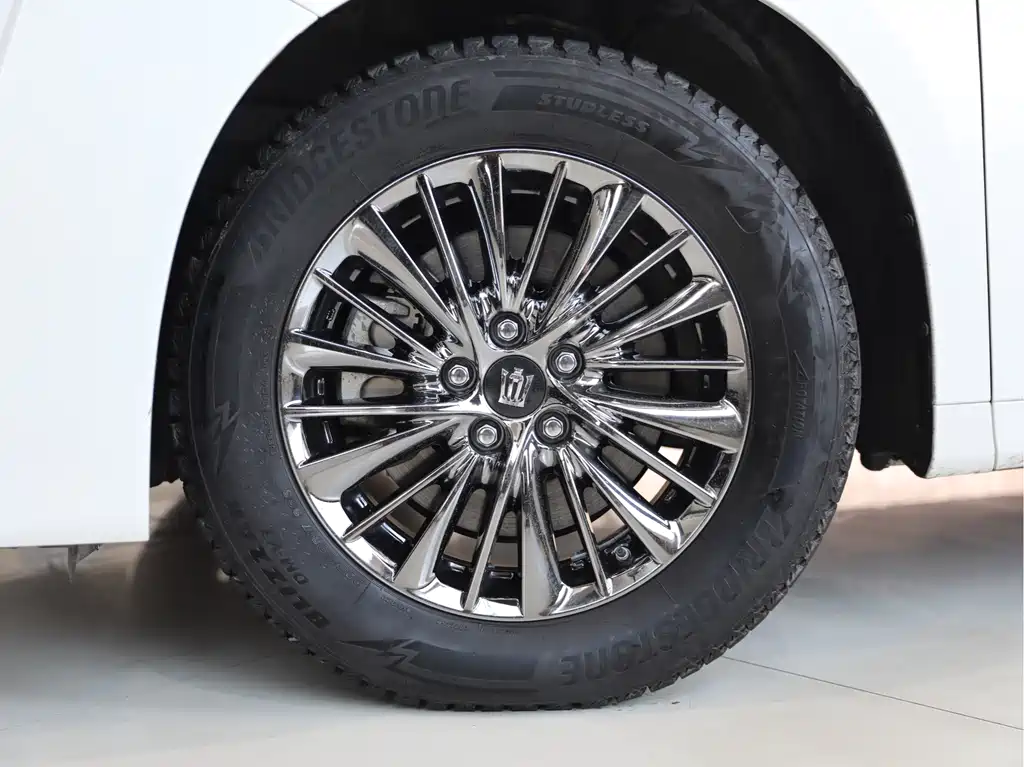 Toyota Vellfire — фото 5