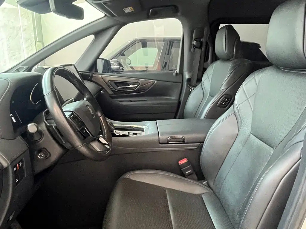 Toyota Vellfire — фото 5