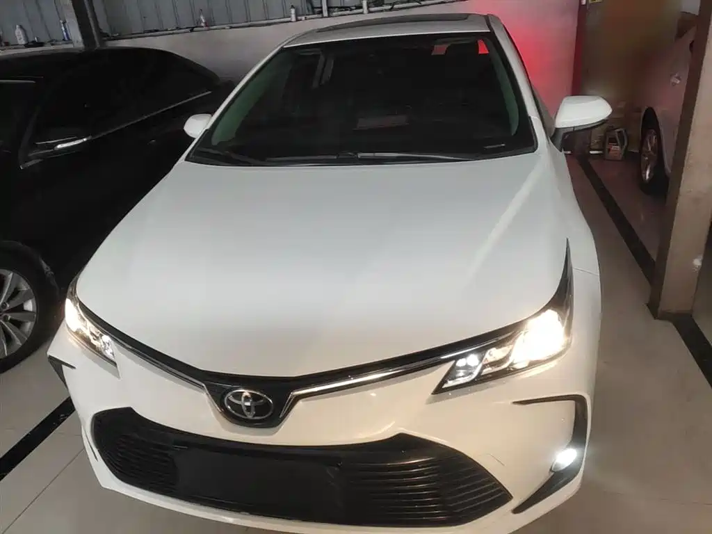 Toyota Corolla — фото 3
