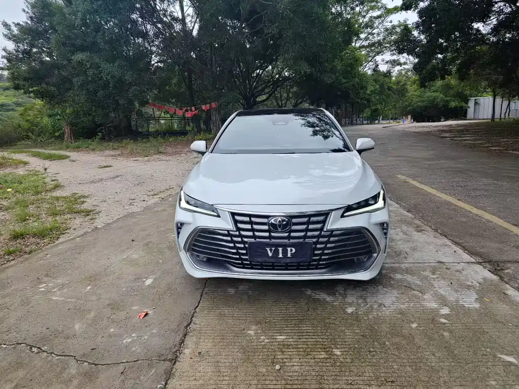 Toyota Avalon — фото 2