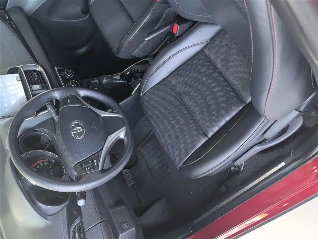 Toyota Yaris L — фото 22