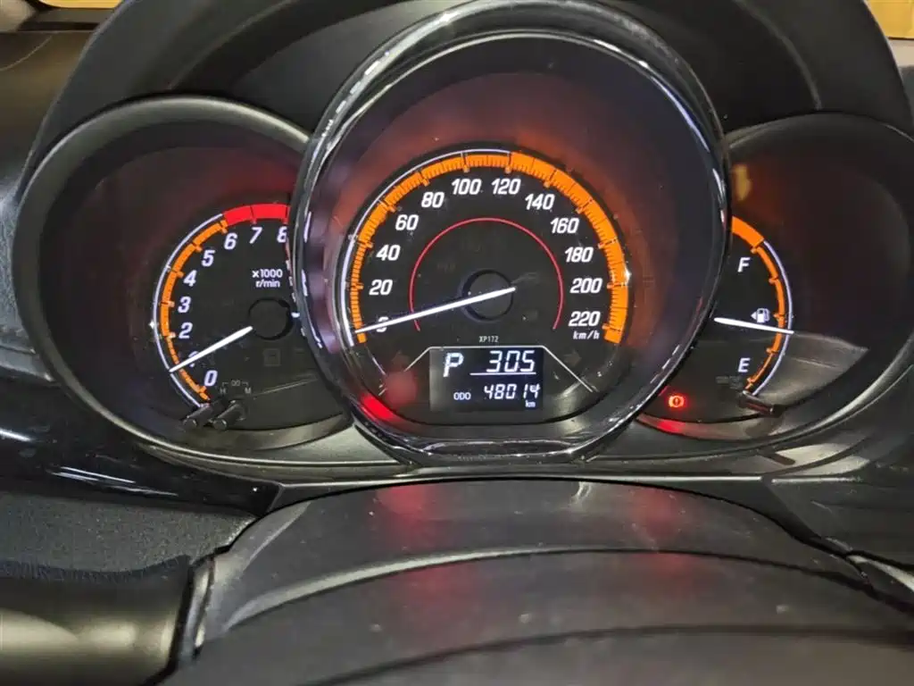 Toyota Yaris L — фото 8