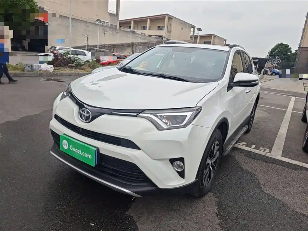 Toyota RAV4 — фото 2