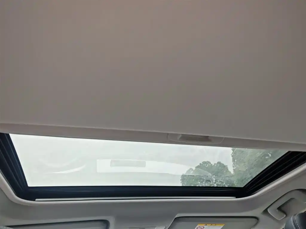 Toyota RAV4 — фото 18