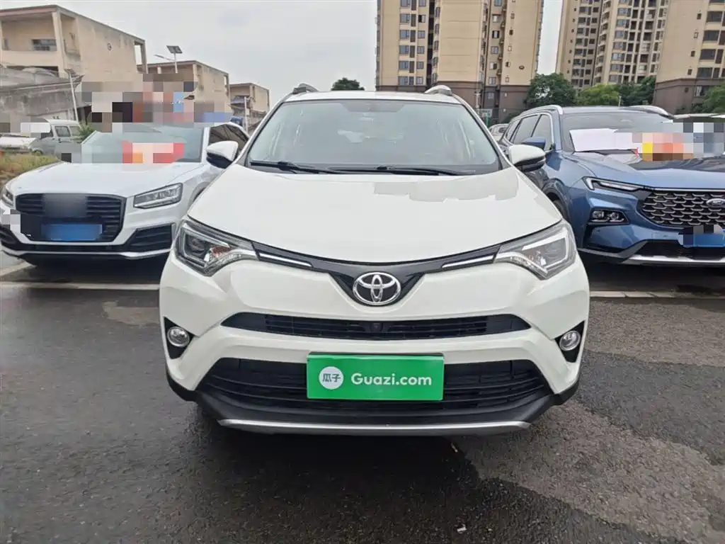 Toyota RAV4 — фото 3