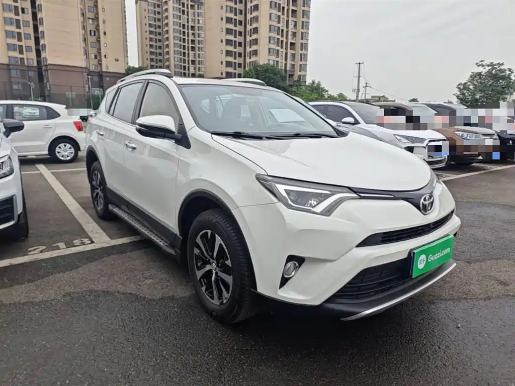 Toyota RAV4 — фото 4