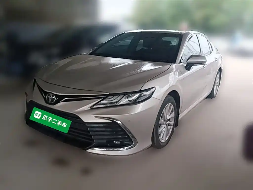 Toyota Camry — фото 3