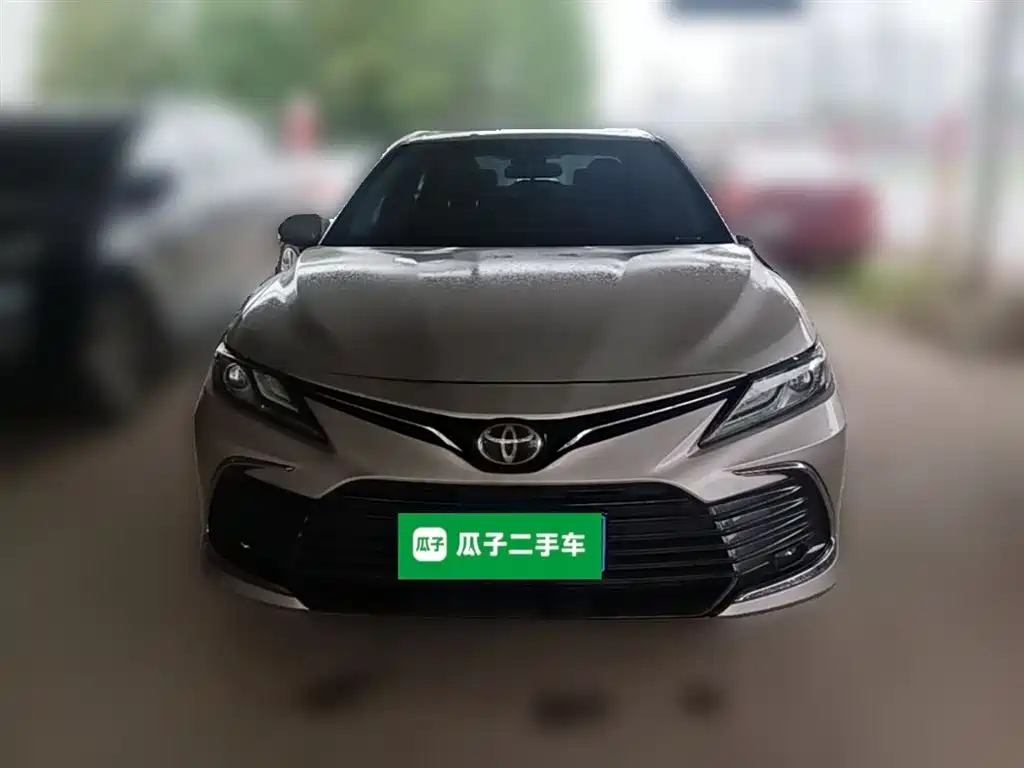 Toyota Camry — фото 5