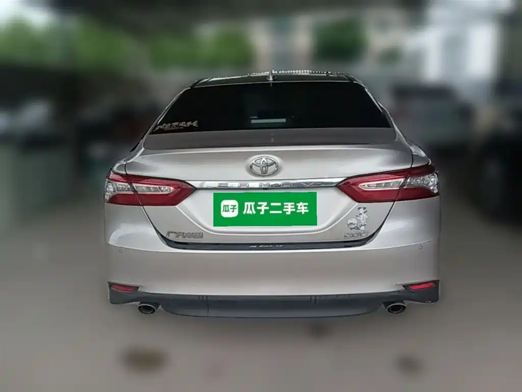 Toyota Camry — фото 10