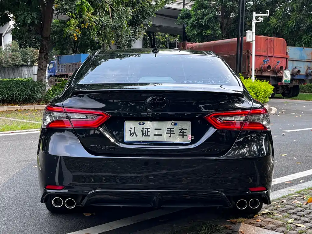 Toyota Camry — фото 21