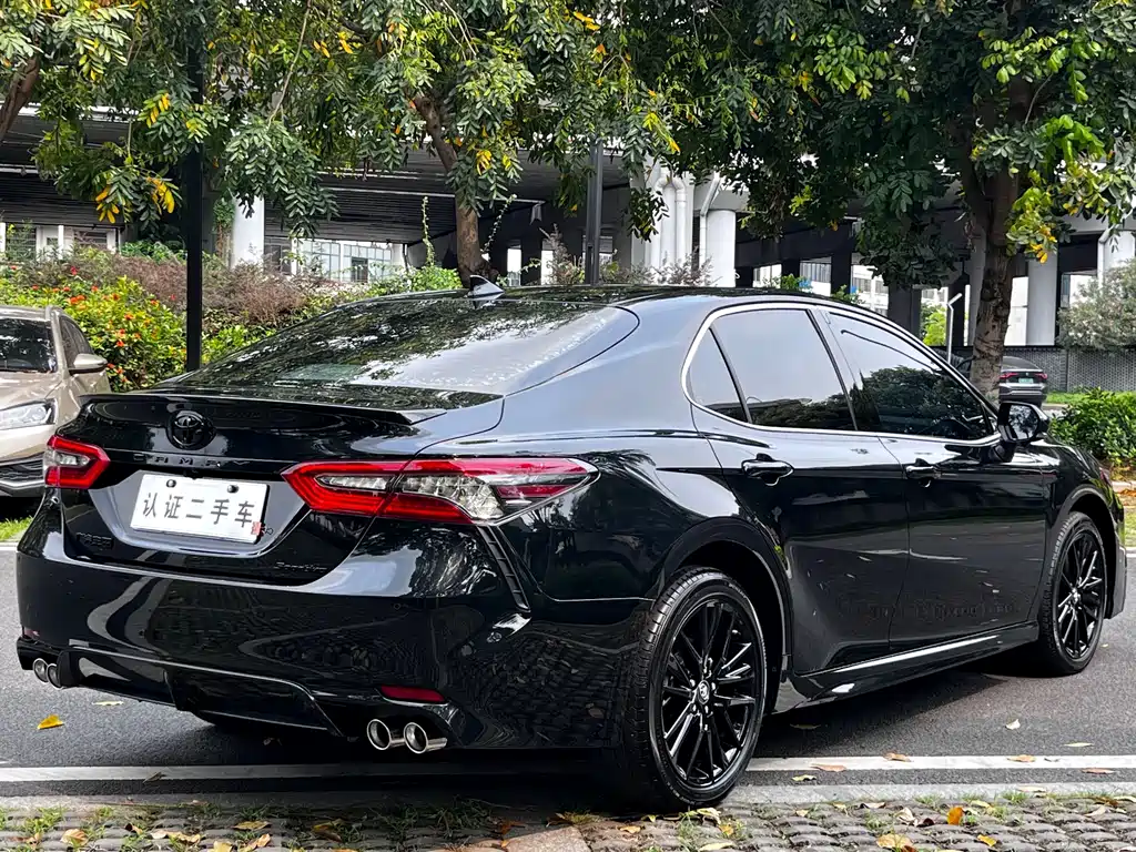 Toyota Camry — фото 22