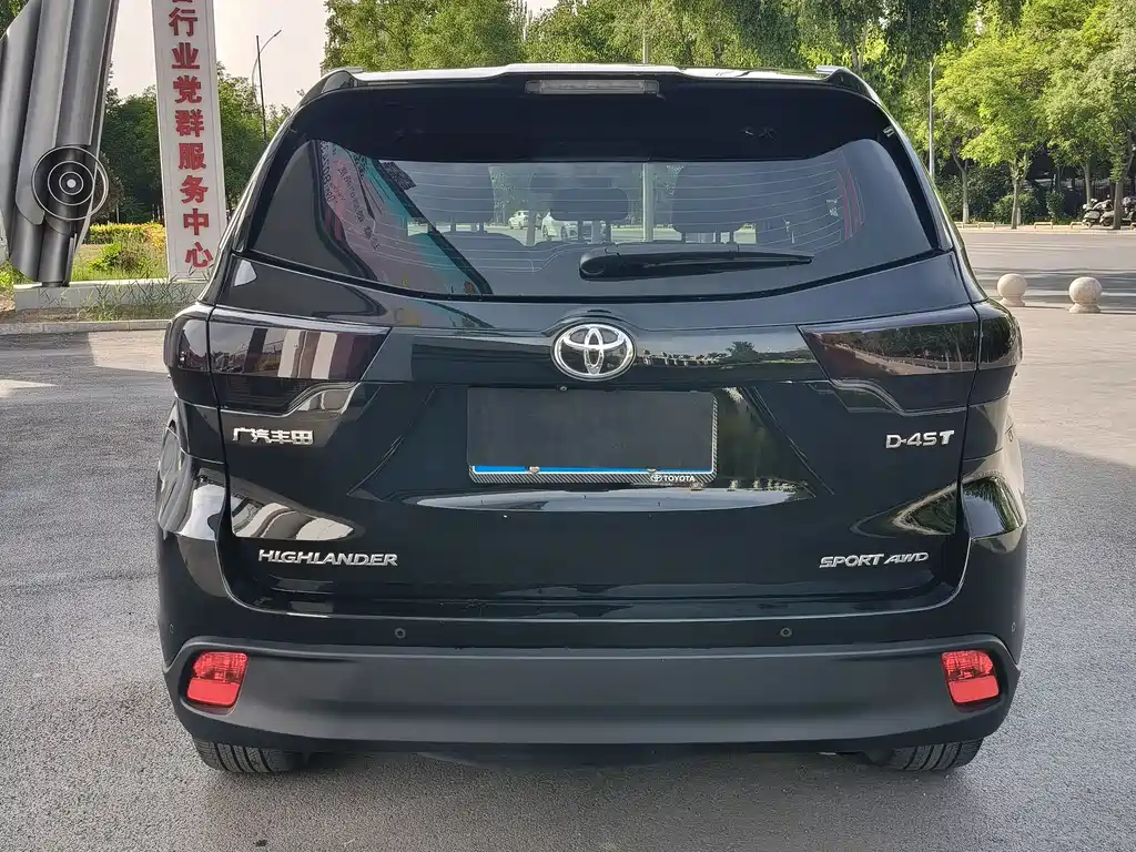 Toyota Highlander — фото 13
