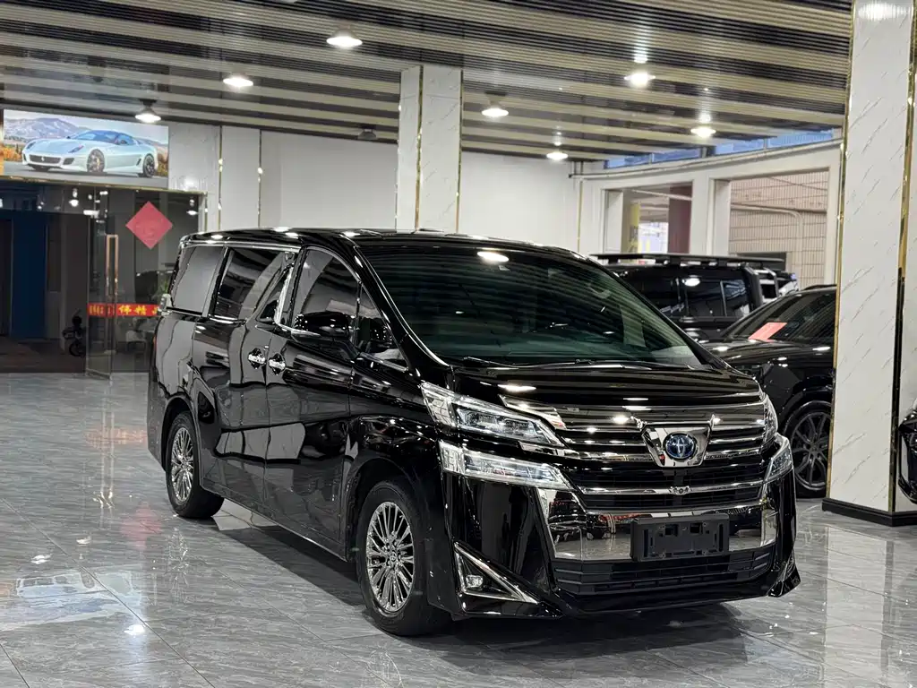 Toyota Vellfire — фото 3