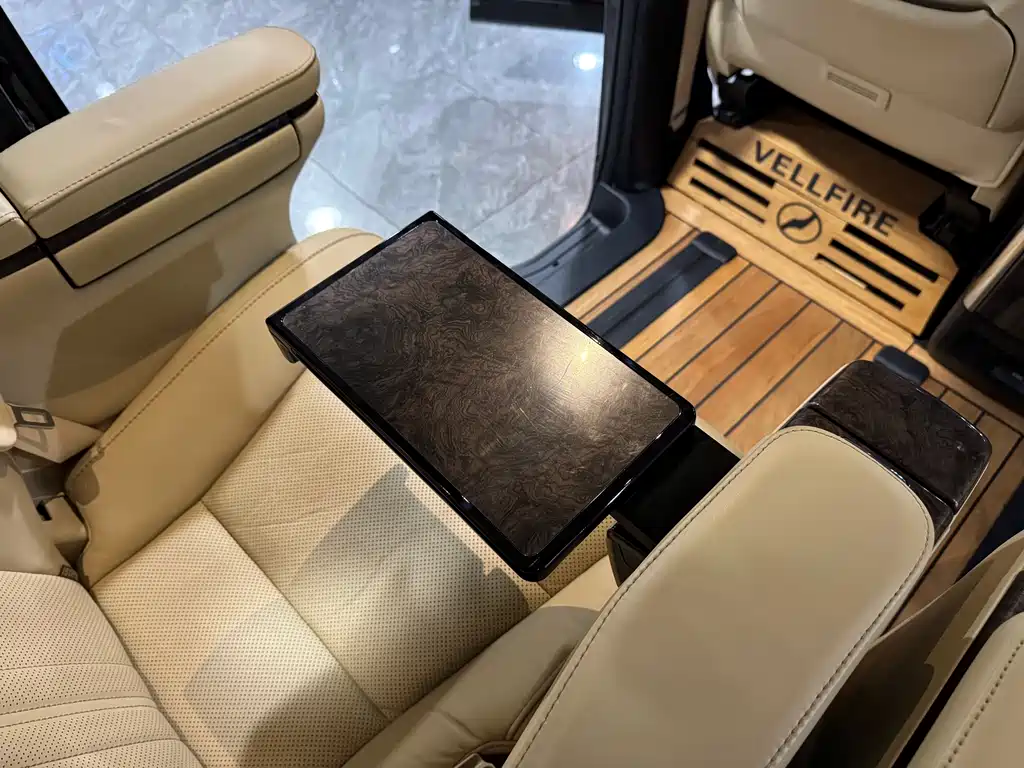 Toyota Vellfire — фото 9