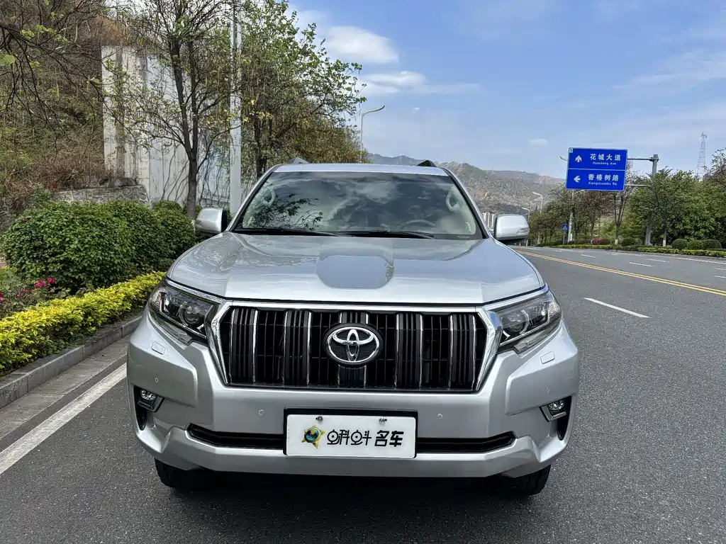Toyota Prado — фото 2