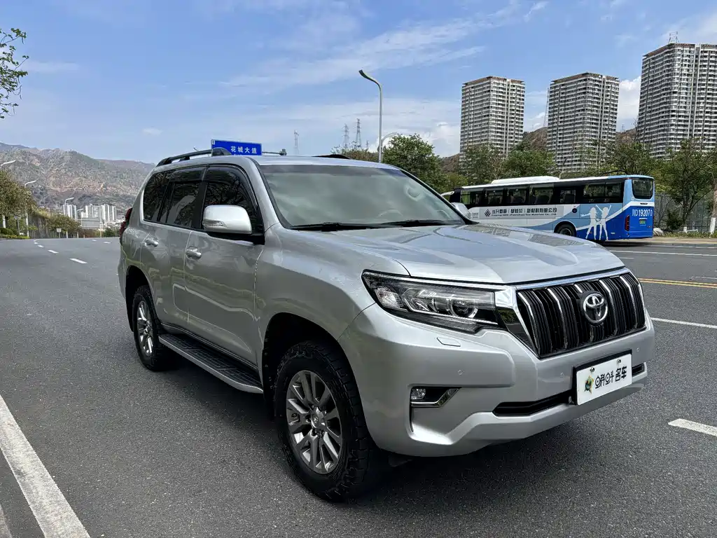 Toyota Prado — фото 3