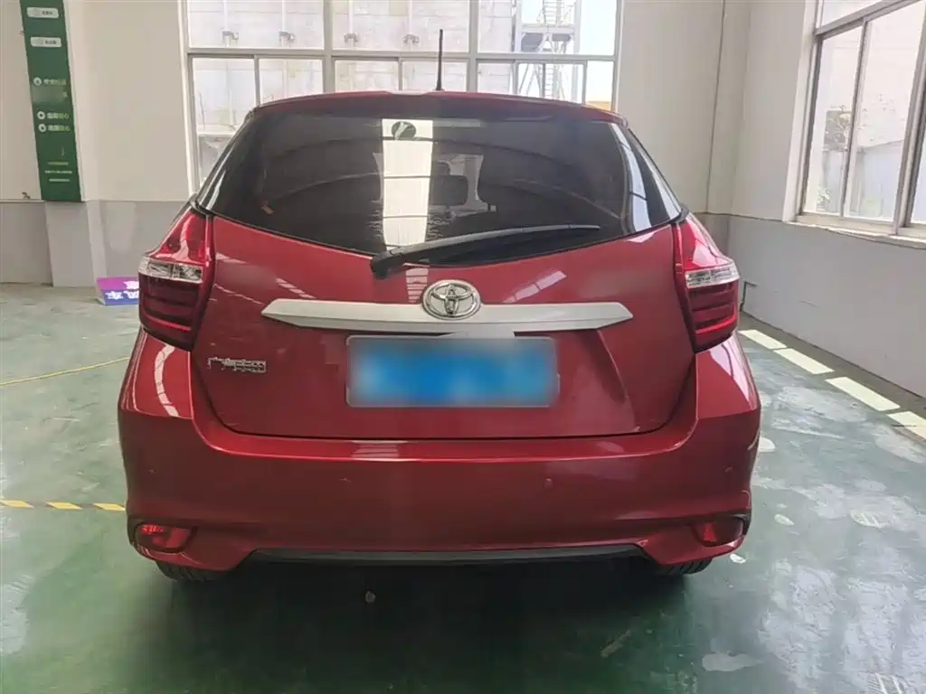 Toyota Yaris L — фото 6