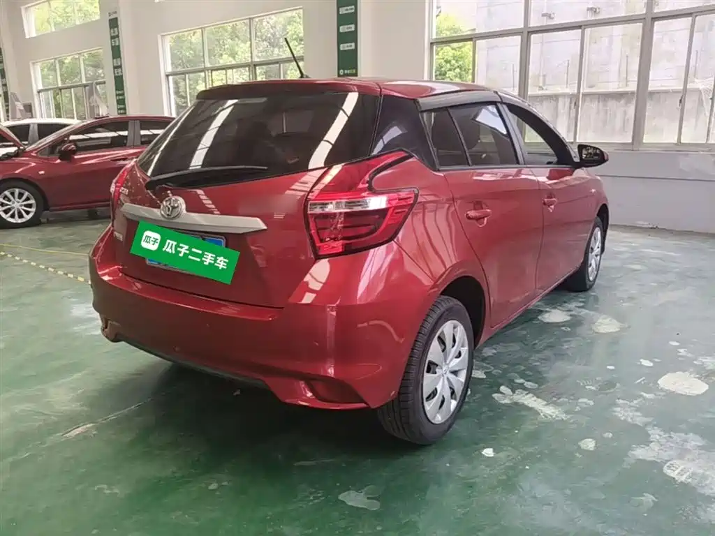 Toyota Yaris L — фото 7