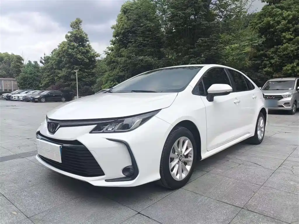 Toyota Corolla — фото 3